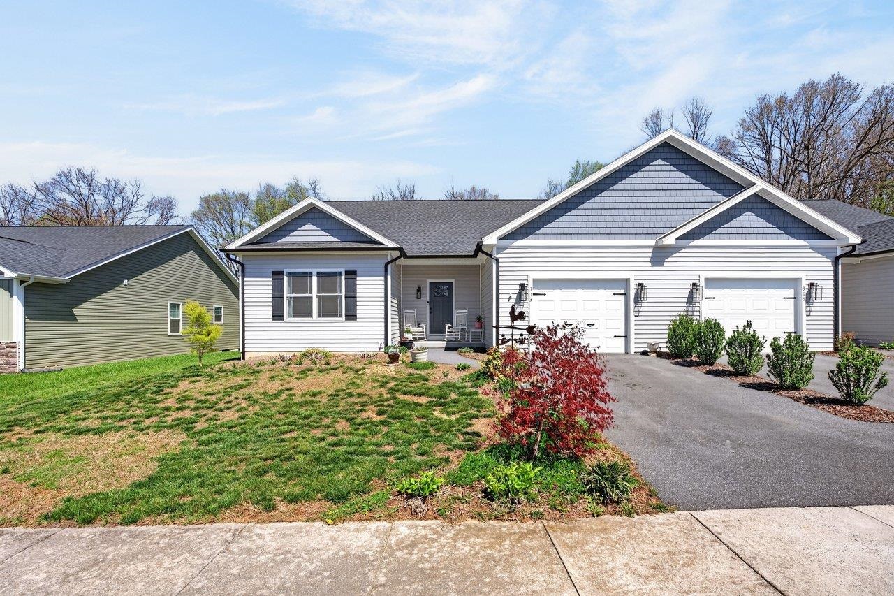 313 WILLOW OAK DR, ELKTON, Virginia 22827, 3 Bedrooms Bedrooms, ,2 BathroomsBathrooms,Residential,313 WILLOW OAK DR,675566 MLS # 675566