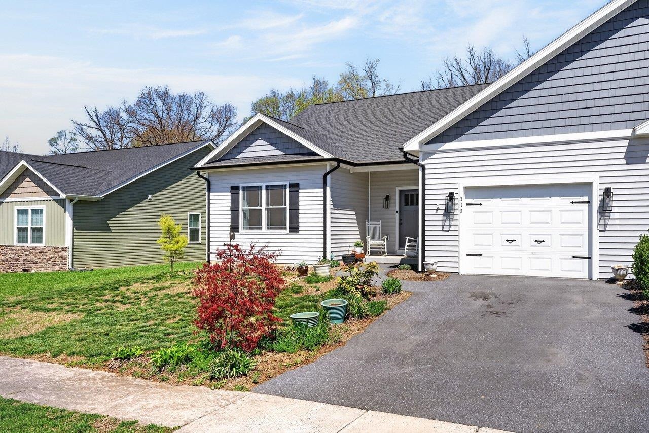 313 WILLOW OAK DR, ELKTON, Virginia 22827, 3 Bedrooms Bedrooms, ,2 BathroomsBathrooms,Residential,313 WILLOW OAK DR,675566 MLS # 675566