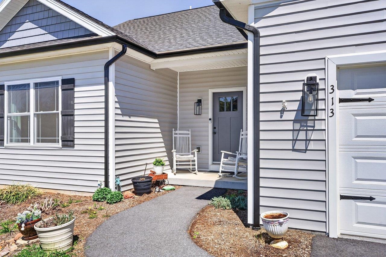 313 WILLOW OAK DR, ELKTON, Virginia 22827, 3 Bedrooms Bedrooms, ,2 BathroomsBathrooms,Residential,313 WILLOW OAK DR,675566 MLS # 675566