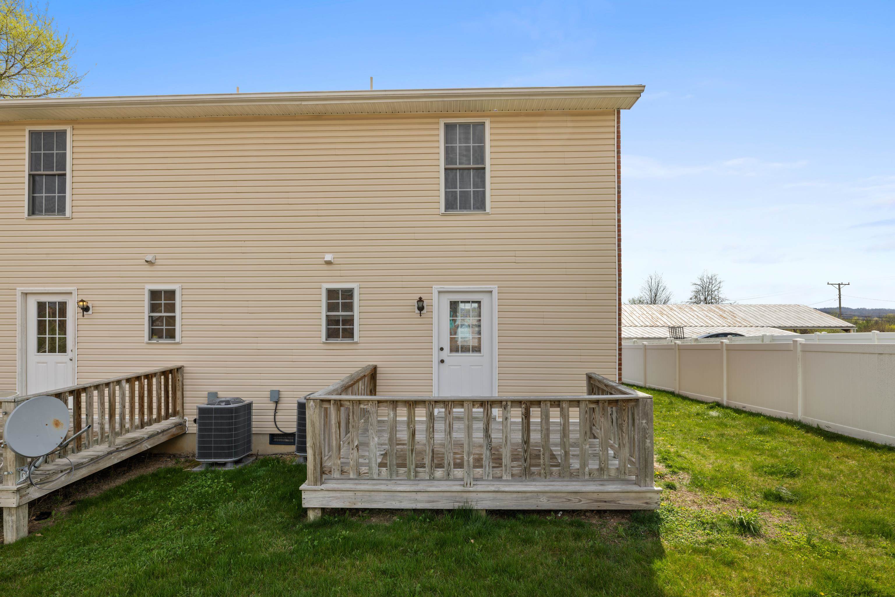 108 PLEASANT HILL RD, HARRISONBURG, Virginia 22801, 4 Bedrooms Bedrooms, ,2 BathroomsBathrooms,Residential,108 PLEASANT HILL RD,675568 MLS # 675568