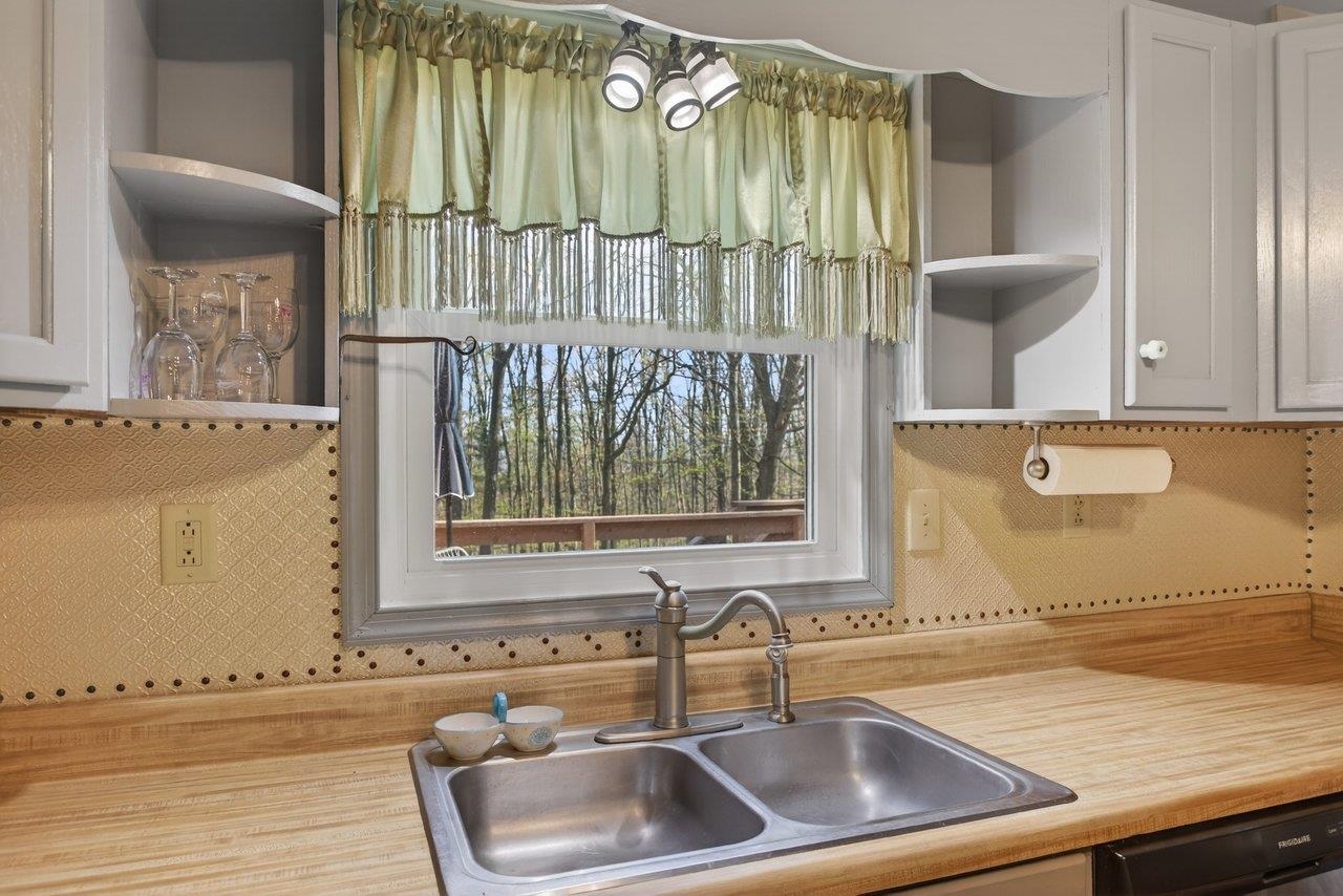 160 GALE LN, STANLEY, Virginia 22851, 2 Bedrooms Bedrooms, ,2 BathroomsBathrooms,Residential,160 GALE LN,675572 MLS # 675572 160 GALE LN, STANLEY, Virginia 22851, 2 Bedrooms Bedrooms, ,2 BathroomsBathrooms,Residential,160 GALE LN,675572 MLS # 675572