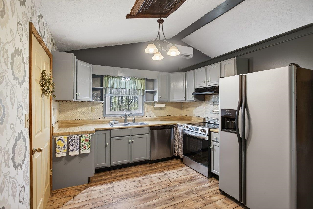 160 GALE LN, STANLEY, Virginia 22851, 2 Bedrooms Bedrooms, ,2 BathroomsBathrooms,Residential,160 GALE LN,675572 MLS # 675572 160 GALE LN, STANLEY, Virginia 22851, 2 Bedrooms Bedrooms, ,2 BathroomsBathrooms,Residential,160 GALE LN,675572 MLS # 675572