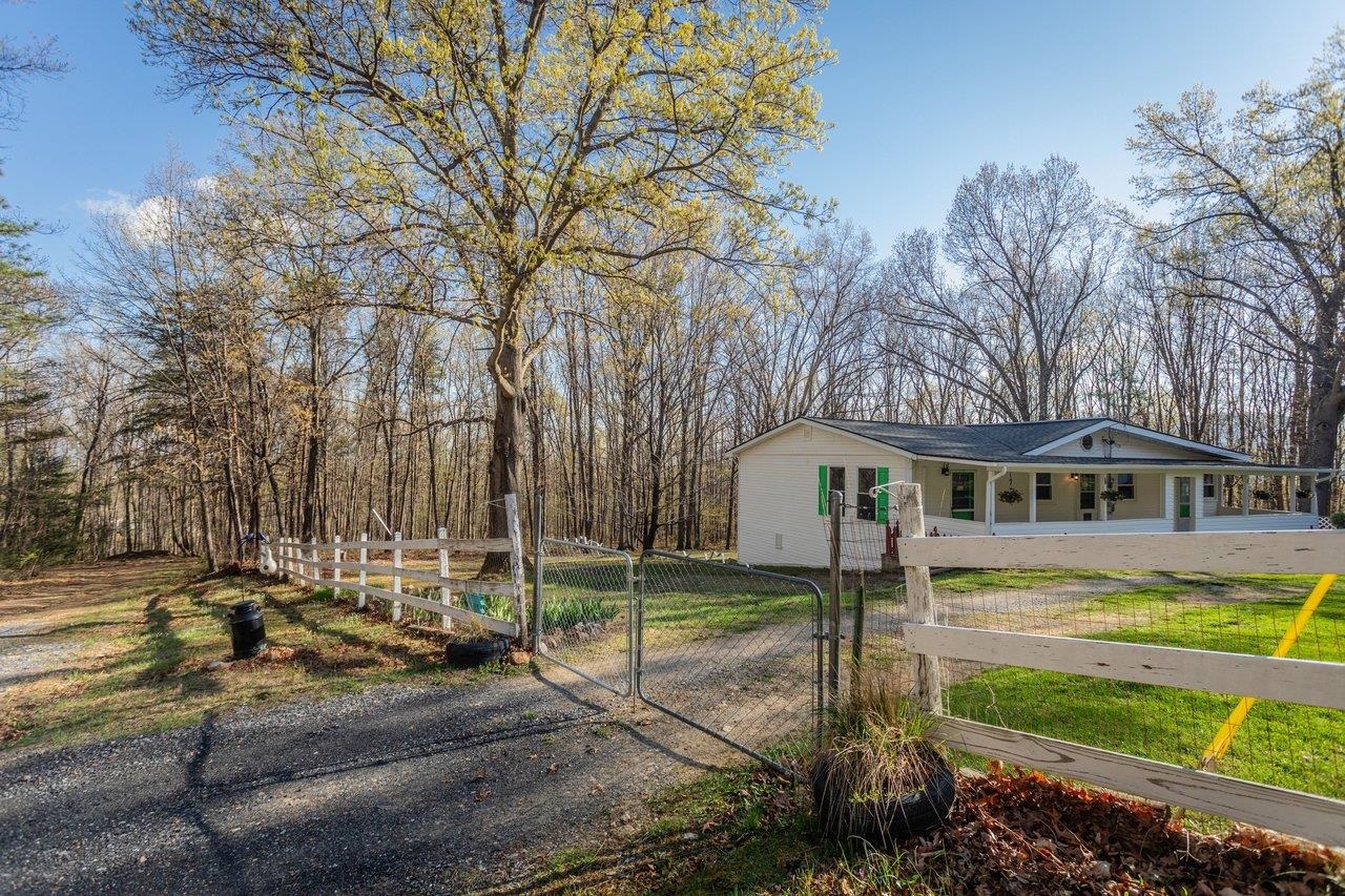 160 GALE LN, STANLEY, Virginia 22851, 2 Bedrooms Bedrooms, ,2 BathroomsBathrooms,Residential,160 GALE LN,675572 MLS # 675572 160 GALE LN, STANLEY, Virginia 22851, 2 Bedrooms Bedrooms, ,2 BathroomsBathrooms,Residential,160 GALE LN,675572 MLS # 675572