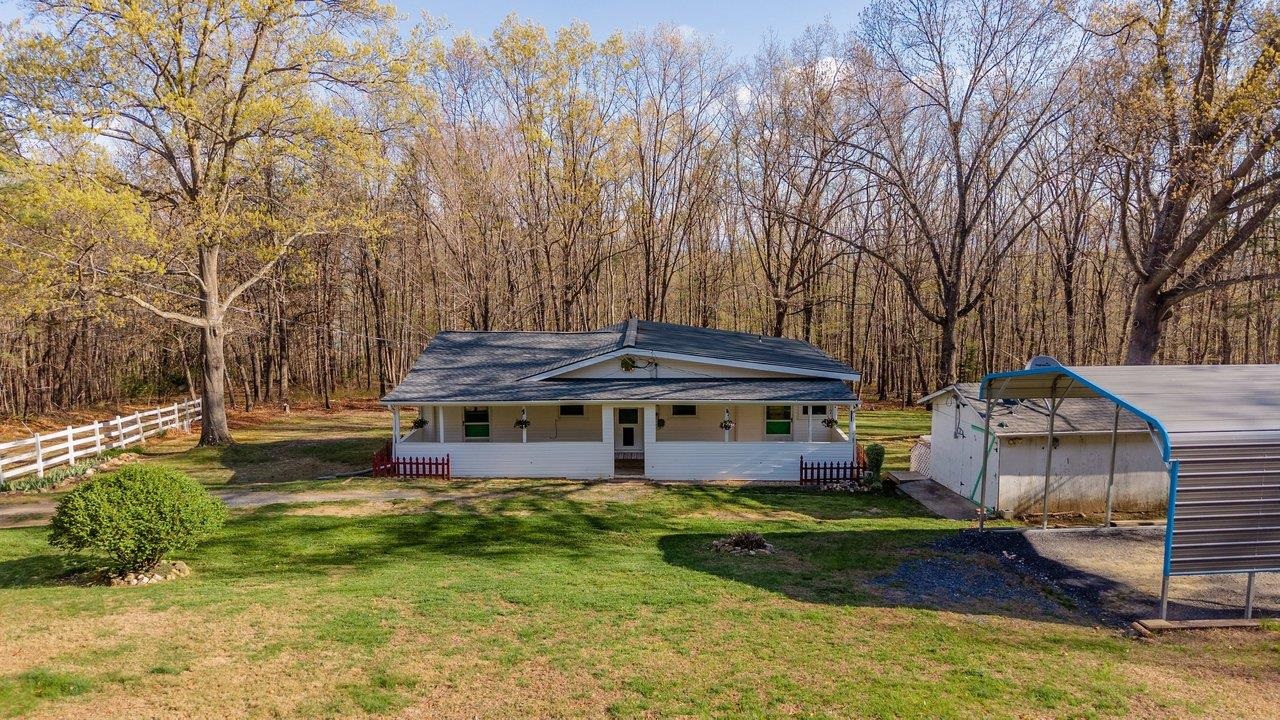 160 GALE LN, STANLEY, Virginia 22851, 2 Bedrooms Bedrooms, ,2 BathroomsBathrooms,Residential,160 GALE LN,675572 MLS # 675572 160 GALE LN, STANLEY, Virginia 22851, 2 Bedrooms Bedrooms, ,2 BathroomsBathrooms,Residential,160 GALE LN,675572 MLS # 675572