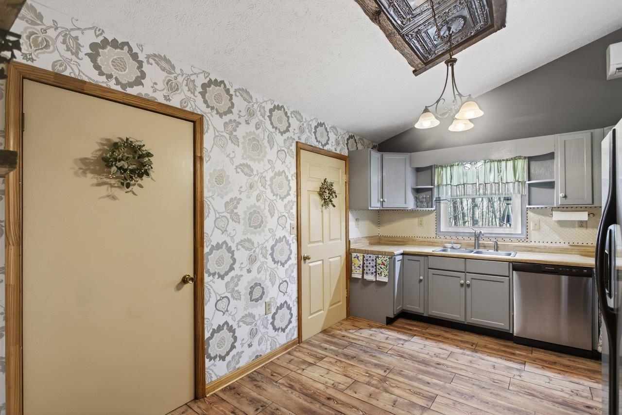 160 GALE LN, STANLEY, Virginia 22851, 2 Bedrooms Bedrooms, ,2 BathroomsBathrooms,Residential,160 GALE LN,675572 MLS # 675572 160 GALE LN, STANLEY, Virginia 22851, 2 Bedrooms Bedrooms, ,2 BathroomsBathrooms,Residential,160 GALE LN,675572 MLS # 675572