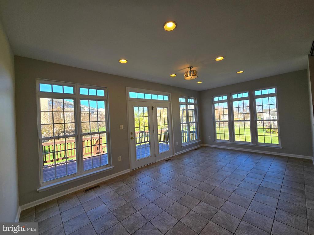 2520 POST OAK DR, CULPEPER, Virginia 22701, 4 Bedrooms Bedrooms, ,5 BathroomsBathrooms,Residential,HIGHPOINT OF CULPEPER,2520 POST OAK DR,VACU2013150 MLS # VACU2013150