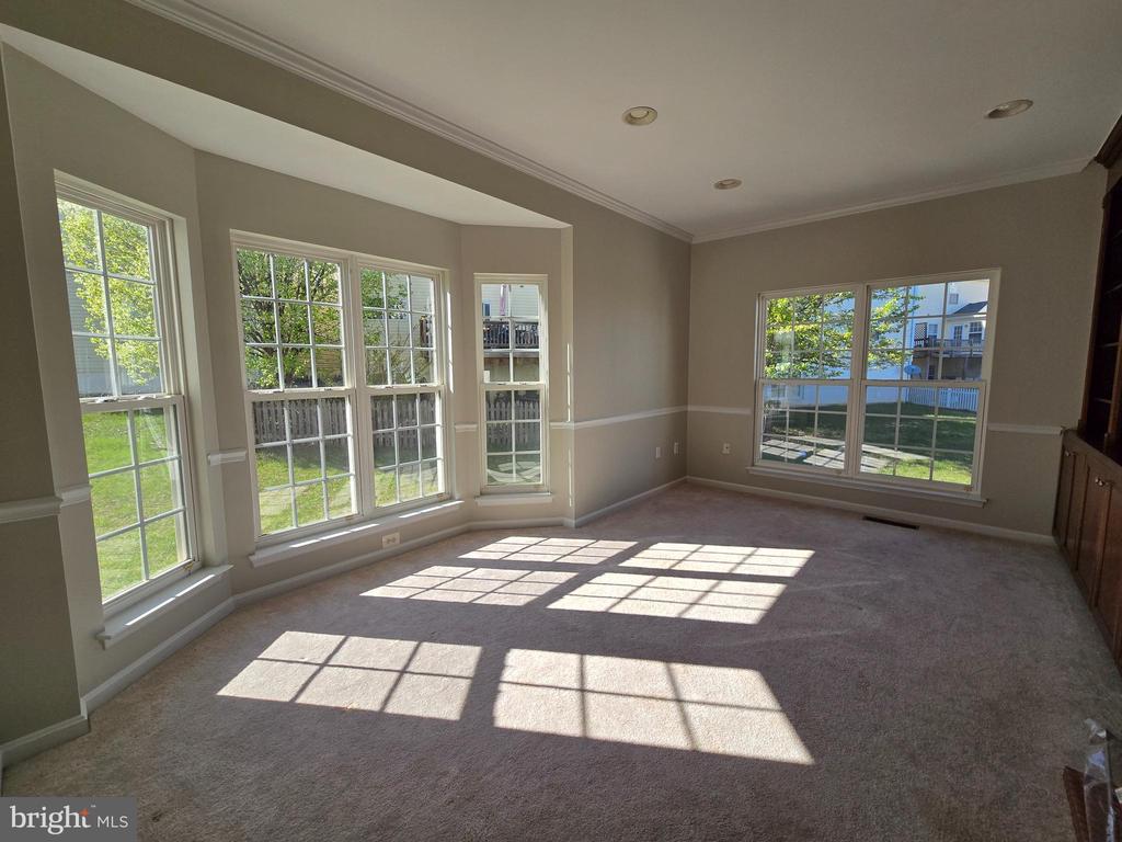 2520 POST OAK DR, CULPEPER, Virginia 22701, 4 Bedrooms Bedrooms, ,5 BathroomsBathrooms,Residential,HIGHPOINT OF CULPEPER,2520 POST OAK DR,VACU2013150 MLS # VACU2013150