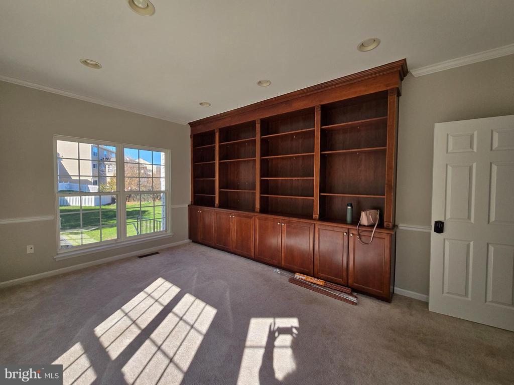 2520 POST OAK DR, CULPEPER, Virginia 22701, 4 Bedrooms Bedrooms, ,5 BathroomsBathrooms,Residential,HIGHPOINT OF CULPEPER,2520 POST OAK DR,VACU2013150 MLS # VACU2013150