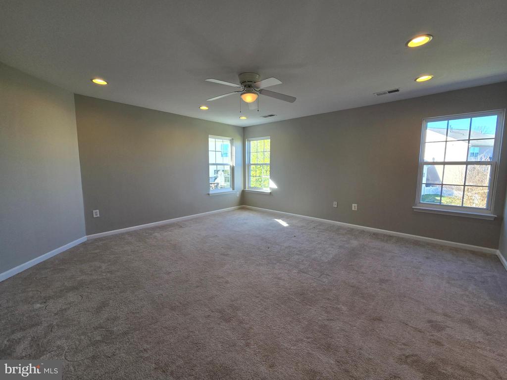 2520 POST OAK DR, CULPEPER, Virginia 22701, 4 Bedrooms Bedrooms, ,5 BathroomsBathrooms,Residential,HIGHPOINT OF CULPEPER,2520 POST OAK DR,VACU2013150 MLS # VACU2013150