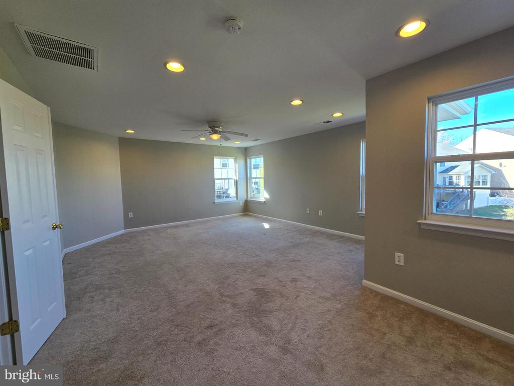 2520 POST OAK DR, CULPEPER, Virginia 22701, 4 Bedrooms Bedrooms, ,5 BathroomsBathrooms,Residential,HIGHPOINT OF CULPEPER,2520 POST OAK DR,VACU2013150 MLS # VACU2013150