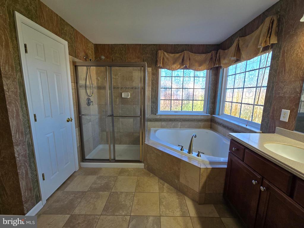 2520 POST OAK DR, CULPEPER, Virginia 22701, 4 Bedrooms Bedrooms, ,5 BathroomsBathrooms,Residential,HIGHPOINT OF CULPEPER,2520 POST OAK DR,VACU2013150 MLS # VACU2013150