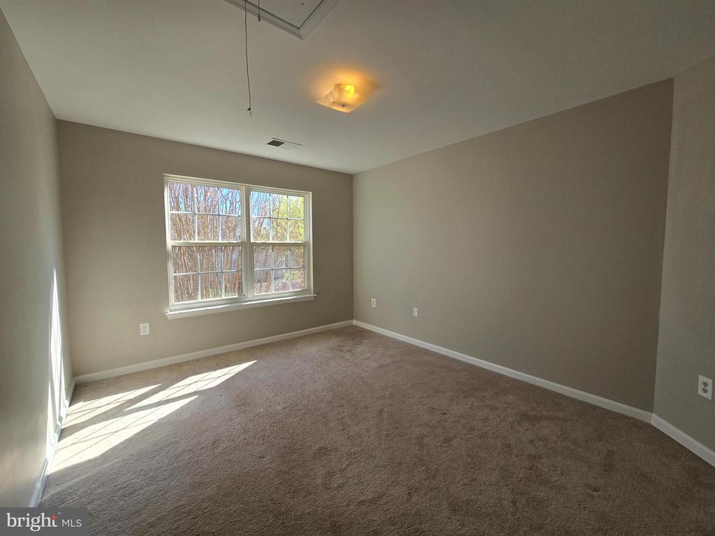 2520 POST OAK DR, CULPEPER, Virginia 22701, 4 Bedrooms Bedrooms, ,5 BathroomsBathrooms,Residential,HIGHPOINT OF CULPEPER,2520 POST OAK DR,VACU2013150 MLS # VACU2013150