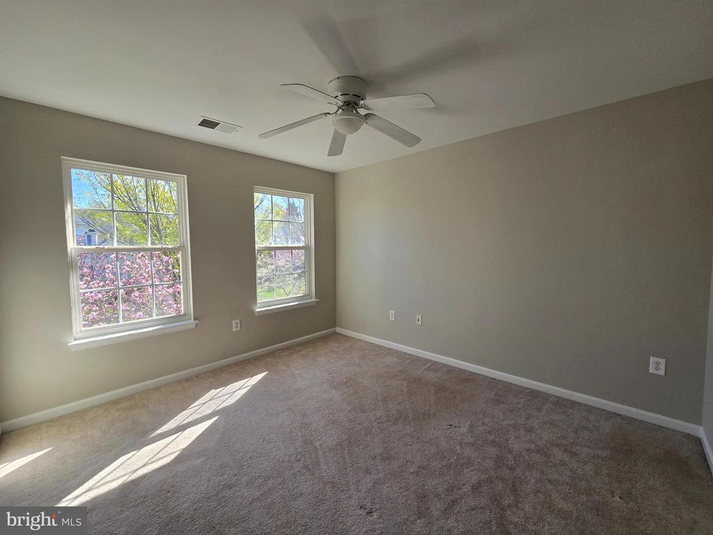 2520 POST OAK DR, CULPEPER, Virginia 22701, 4 Bedrooms Bedrooms, ,5 BathroomsBathrooms,Residential,HIGHPOINT OF CULPEPER,2520 POST OAK DR,VACU2013150 MLS # VACU2013150