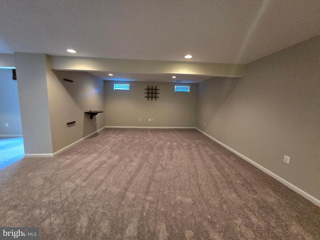 2520 POST OAK DR, CULPEPER, Virginia 22701, 4 Bedrooms Bedrooms, ,5 BathroomsBathrooms,Residential,HIGHPOINT OF CULPEPER,2520 POST OAK DR,VACU2013150 MLS # VACU2013150