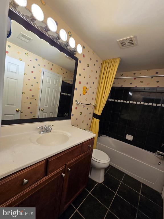 2520 POST OAK DR, CULPEPER, Virginia 22701, 4 Bedrooms Bedrooms, ,5 BathroomsBathrooms,Residential,HIGHPOINT OF CULPEPER,2520 POST OAK DR,VACU2013150 MLS # VACU2013150