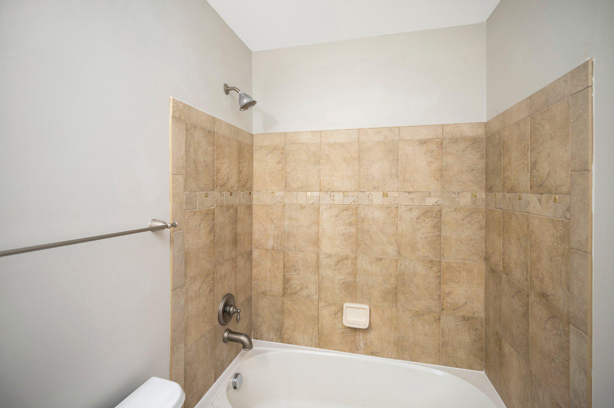 2520 POST OAK DR, CULPEPER, Virginia 22701, 4 Bedrooms Bedrooms, ,5 BathroomsBathrooms,Residential,HIGHPOINT OF CULPEPER,2520 POST OAK DR,VACU2013150 MLS # VACU2013150