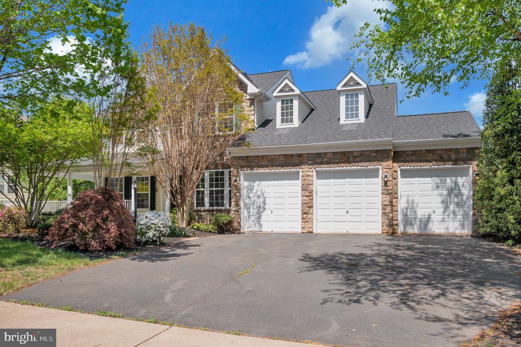 2520 POST OAK DR, CULPEPER, Virginia 22701, 4 Bedrooms Bedrooms, ,5 BathroomsBathrooms,Residential,HIGHPOINT OF CULPEPER,2520 POST OAK DR,VACU2013150 MLS # VACU2013150