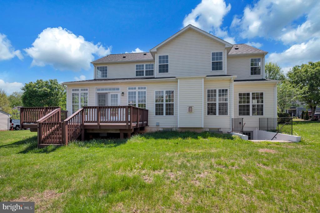 2520 POST OAK DR, CULPEPER, Virginia 22701, 4 Bedrooms Bedrooms, ,5 BathroomsBathrooms,Residential,HIGHPOINT OF CULPEPER,2520 POST OAK DR,VACU2013150 MLS # VACU2013150