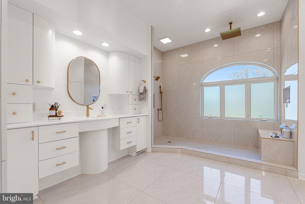 11227 N CLUB DR, FREDERICKSBURG, Virginia 22408, 6 Bedrooms Bedrooms, ,5 BathroomsBathrooms,Residential,11227 N CLUB DR,VASP2040566 MLS # VASP2040566