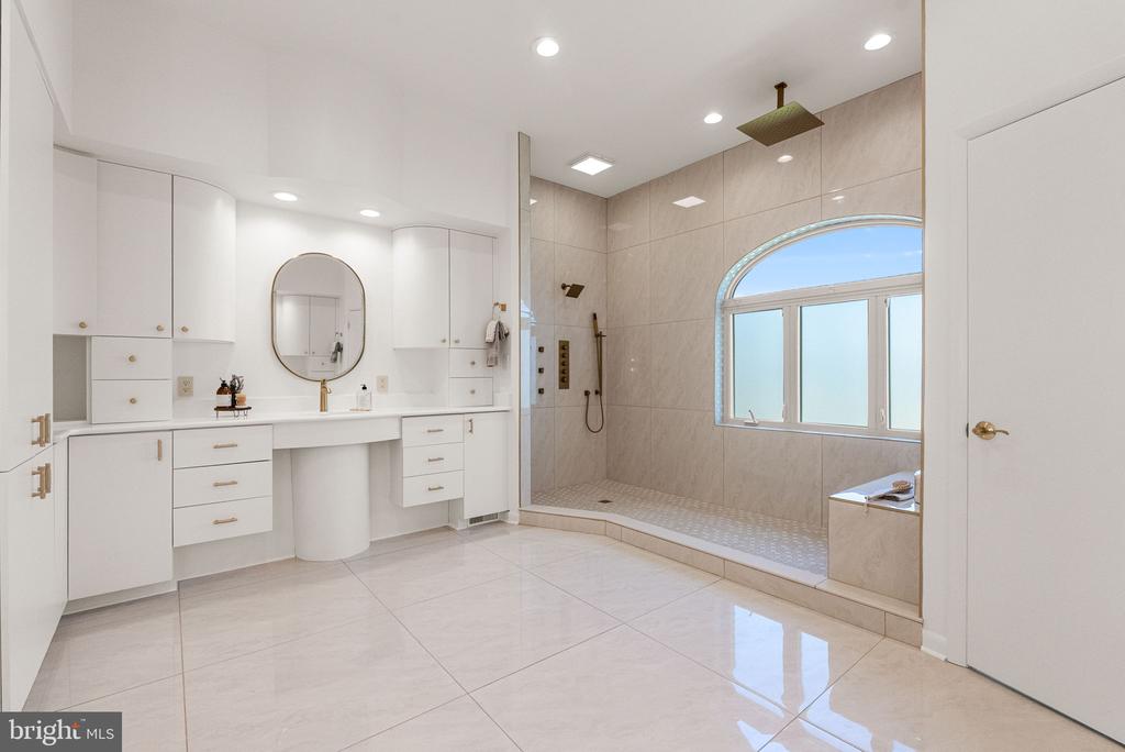 11227 N CLUB DR, FREDERICKSBURG, Virginia 22408, 6 Bedrooms Bedrooms, ,5 BathroomsBathrooms,Residential,11227 N CLUB DR,VASP2040566 MLS # VASP2040566