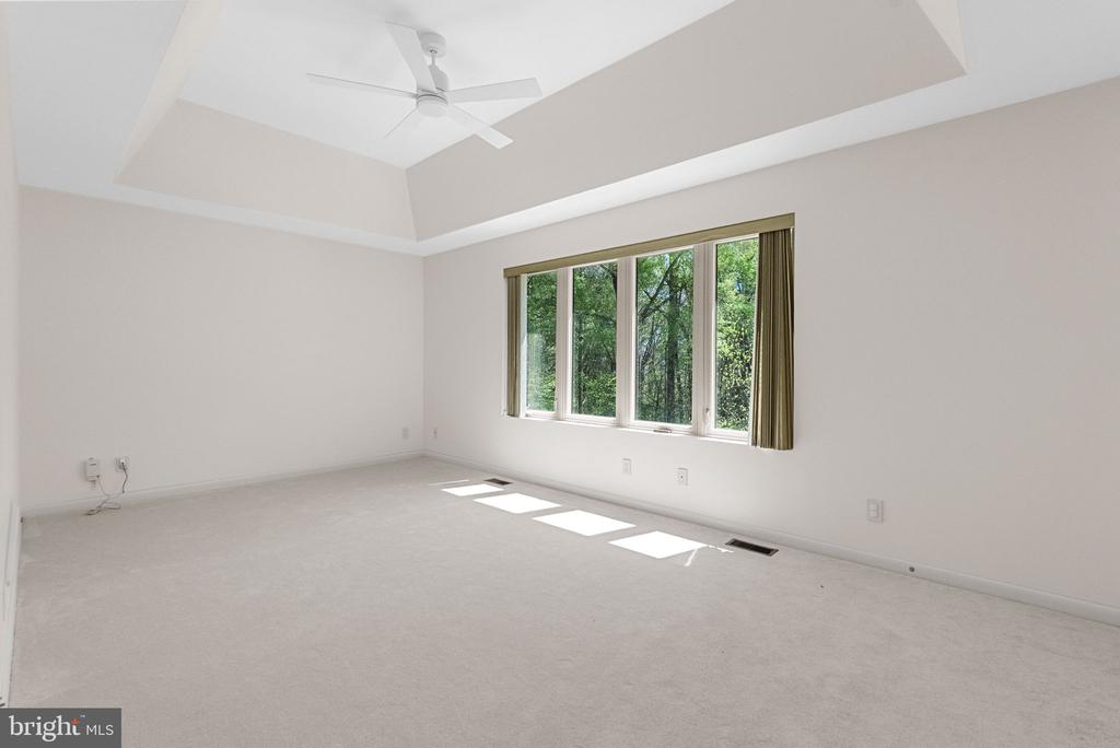 11227 N CLUB DR, FREDERICKSBURG, Virginia 22408, 6 Bedrooms Bedrooms, ,5 BathroomsBathrooms,Residential,11227 N CLUB DR,VASP2040566 MLS # VASP2040566