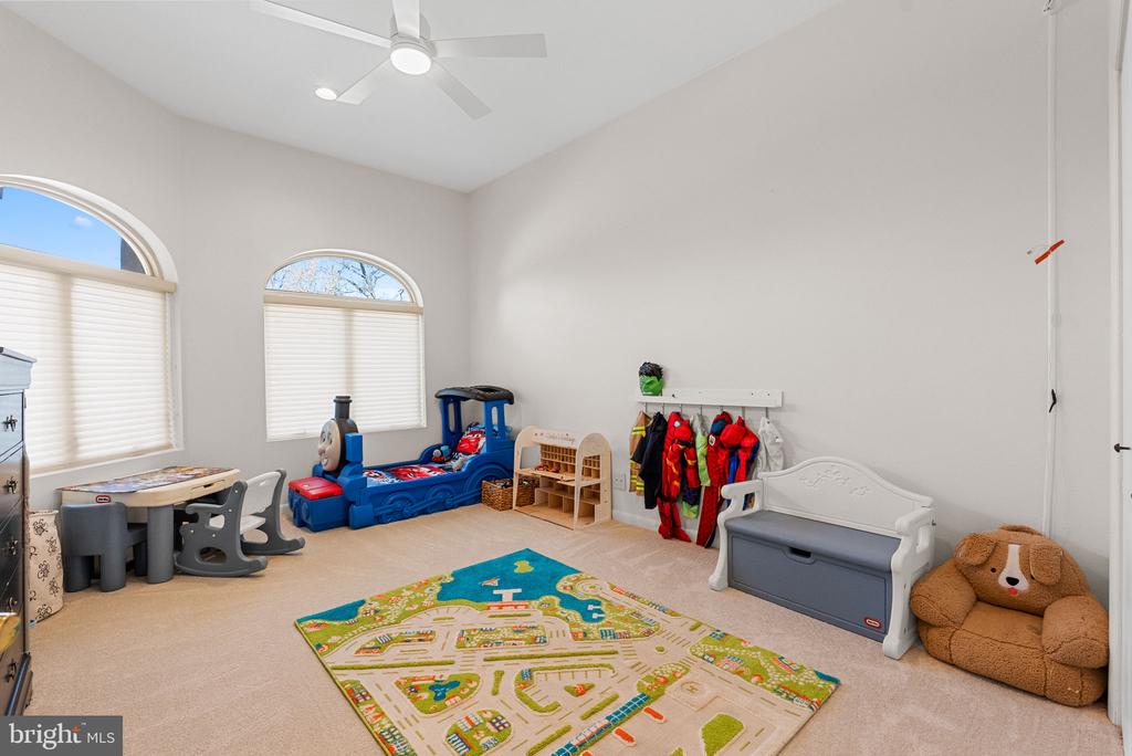 11227 N CLUB DR, FREDERICKSBURG, Virginia 22408, 6 Bedrooms Bedrooms, ,5 BathroomsBathrooms,Residential,11227 N CLUB DR,VASP2040566 MLS # VASP2040566