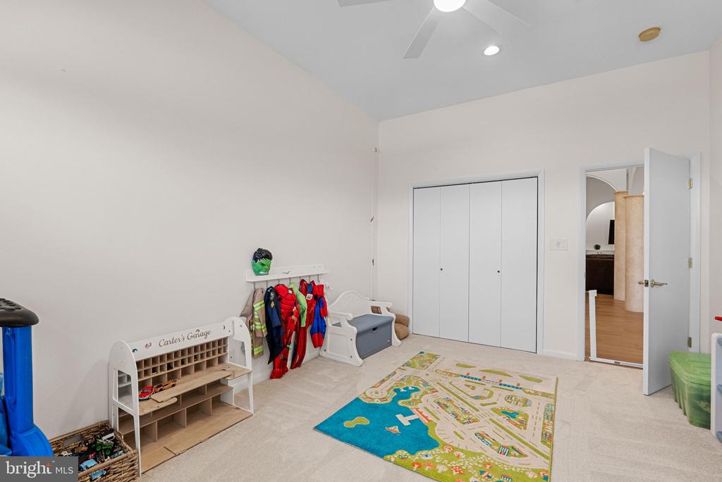 11227 N CLUB DR, FREDERICKSBURG, Virginia 22408, 6 Bedrooms Bedrooms, ,5 BathroomsBathrooms,Residential,11227 N CLUB DR,VASP2040566 MLS # VASP2040566