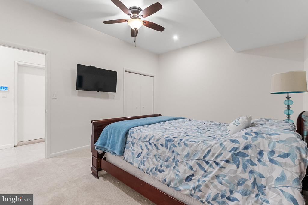 11227 N CLUB DR, FREDERICKSBURG, Virginia 22408, 6 Bedrooms Bedrooms, ,5 BathroomsBathrooms,Residential,11227 N CLUB DR,VASP2040566 MLS # VASP2040566