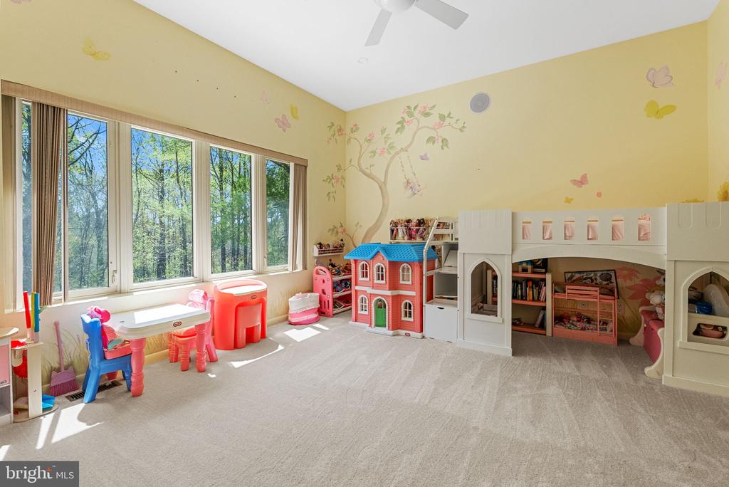 11227 N CLUB DR, FREDERICKSBURG, Virginia 22408, 6 Bedrooms Bedrooms, ,5 BathroomsBathrooms,Residential,11227 N CLUB DR,VASP2040566 MLS # VASP2040566