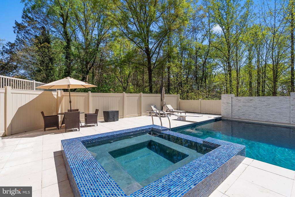 11227 N CLUB DR, FREDERICKSBURG, Virginia 22408, 6 Bedrooms Bedrooms, ,5 BathroomsBathrooms,Residential,11227 N CLUB DR,VASP2040566 MLS # VASP2040566