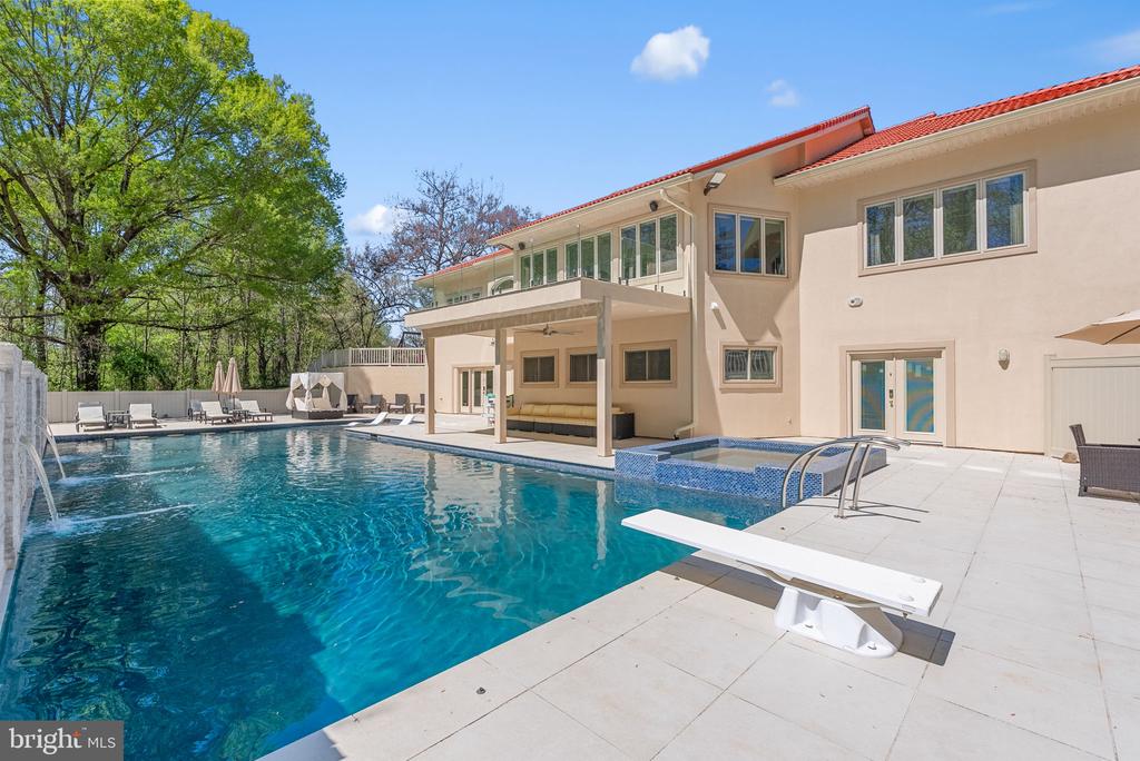 11227 N CLUB DR, FREDERICKSBURG, Virginia 22408, 6 Bedrooms Bedrooms, ,5 BathroomsBathrooms,Residential,11227 N CLUB DR,VASP2040566 MLS # VASP2040566