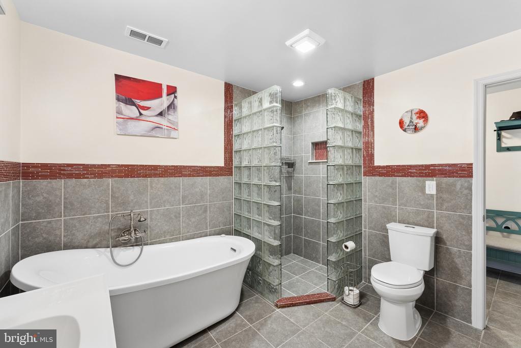 10820 CEDAR POST, SPOTSYLVANIA, Virginia 22553, 5 Bedrooms Bedrooms, ,3 BathroomsBathrooms,Residential,10820 CEDAR POST,VASP2040522 MLS # VASP2040522