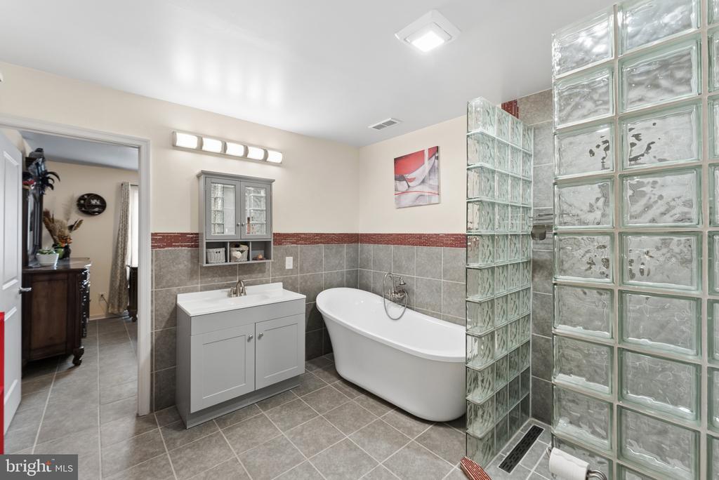 10820 CEDAR POST, SPOTSYLVANIA, Virginia 22553, 5 Bedrooms Bedrooms, ,3 BathroomsBathrooms,Residential,10820 CEDAR POST,VASP2040522 MLS # VASP2040522