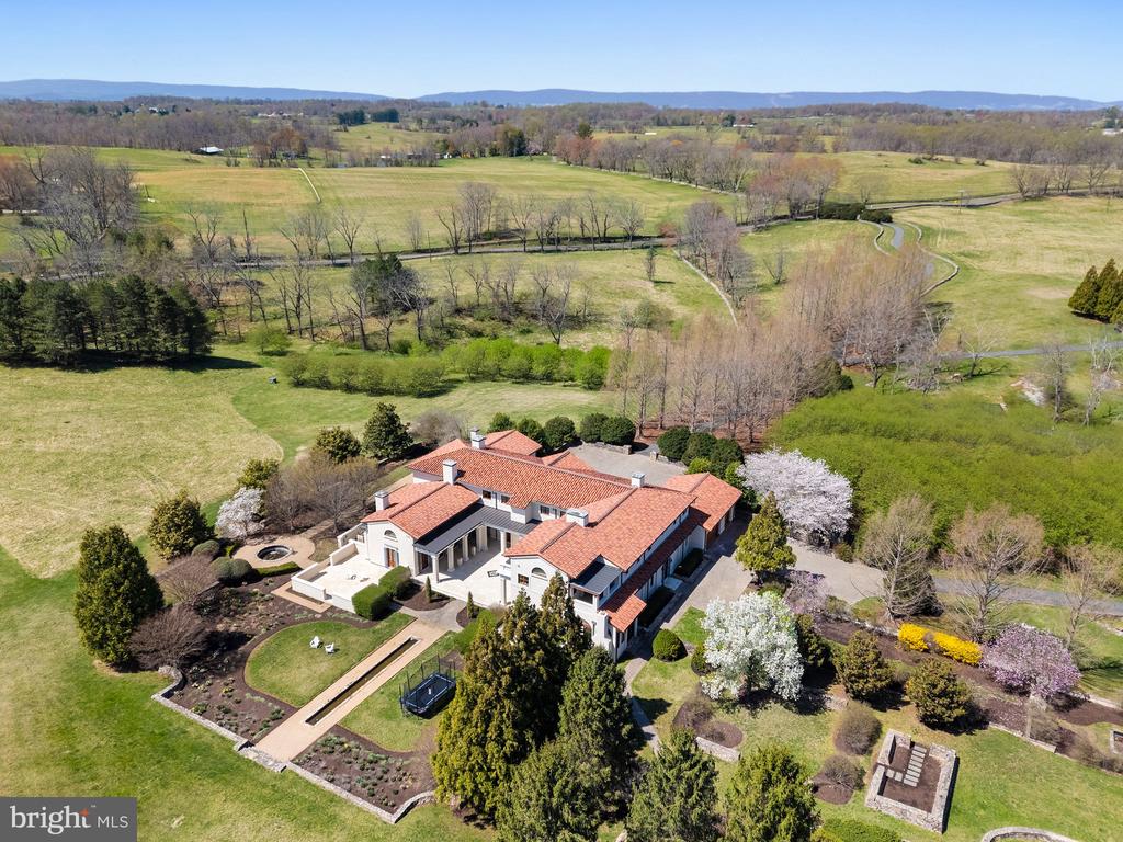 2547 HALFWAY RD, THE PLAINS, Virginia, 5 Bedrooms Bedrooms, ,5 BathroomsBathrooms,Residential,2547 HALFWAY RD,VAFQ2021476 MLS # VAFQ2021476 2547 HALFWAY RD, THE PLAINS, Virginia, 5 Bedrooms Bedrooms, ,5 BathroomsBathrooms,Residential,2547 HALFWAY RD,VAFQ2021476 MLS # VAFQ2021476