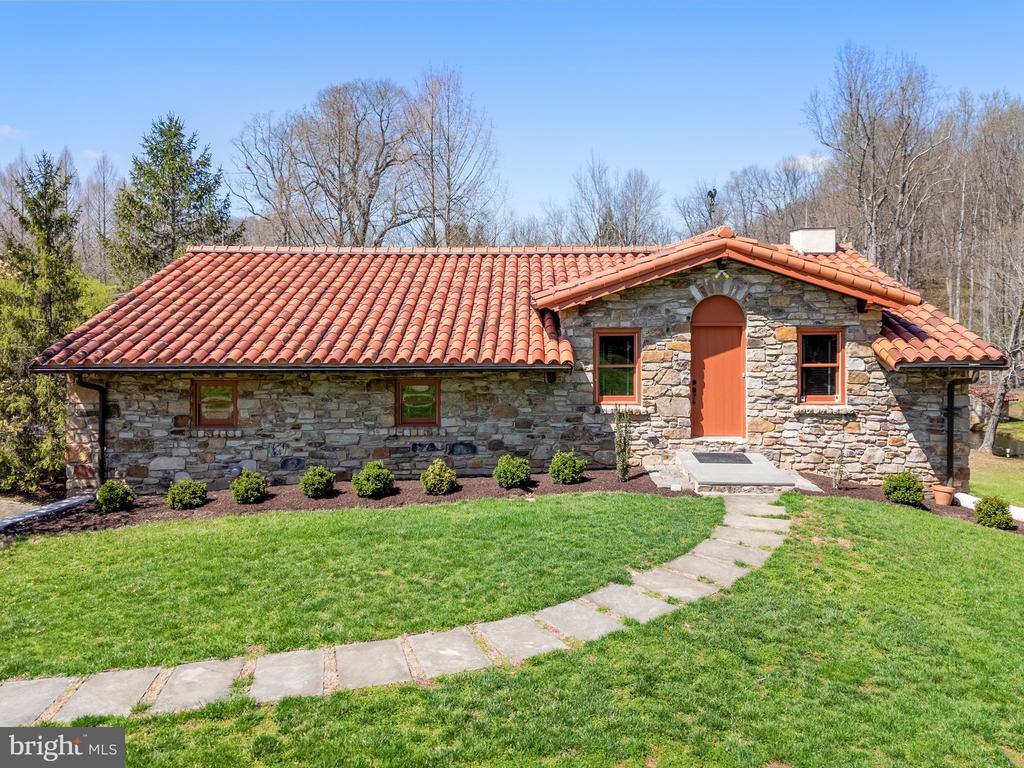 2547 HALFWAY RD, THE PLAINS, Virginia, 5 Bedrooms Bedrooms, ,5 BathroomsBathrooms,Residential,2547 HALFWAY RD,VAFQ2021476 MLS # VAFQ2021476 2547 HALFWAY RD, THE PLAINS, Virginia, 5 Bedrooms Bedrooms, ,5 BathroomsBathrooms,Residential,2547 HALFWAY RD,VAFQ2021476 MLS # VAFQ2021476