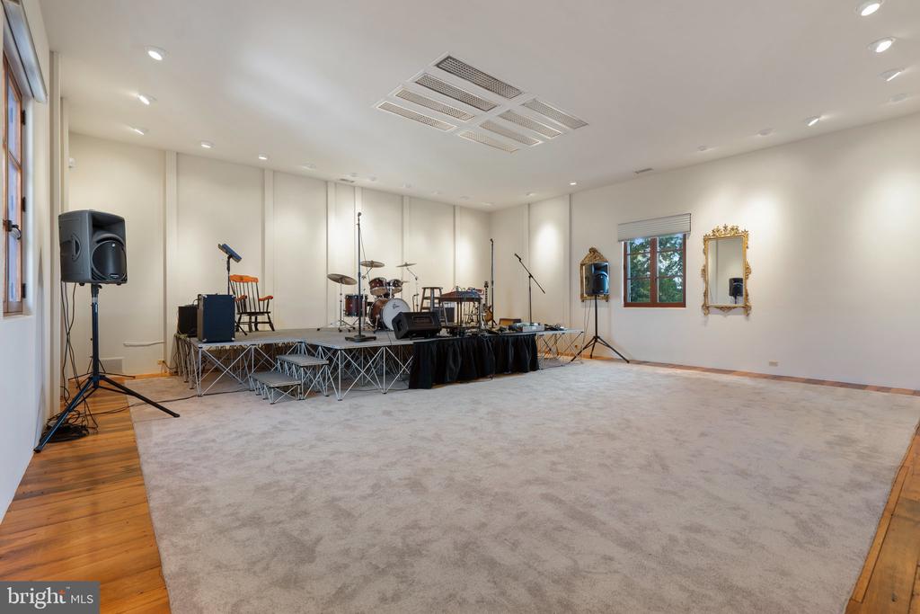 2547 HALFWAY RD, THE PLAINS, Virginia, 5 Bedrooms Bedrooms, ,5 BathroomsBathrooms,Residential,2547 HALFWAY RD,VAFQ2021476 MLS # VAFQ2021476 2547 HALFWAY RD, THE PLAINS, Virginia, 5 Bedrooms Bedrooms, ,5 BathroomsBathrooms,Residential,2547 HALFWAY RD,VAFQ2021476 MLS # VAFQ2021476