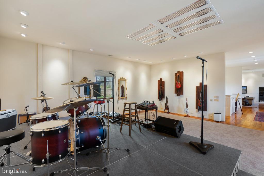 2547 HALFWAY RD, THE PLAINS, Virginia, 5 Bedrooms Bedrooms, ,5 BathroomsBathrooms,Residential,2547 HALFWAY RD,VAFQ2021476 MLS # VAFQ2021476 2547 HALFWAY RD, THE PLAINS, Virginia, 5 Bedrooms Bedrooms, ,5 BathroomsBathrooms,Residential,2547 HALFWAY RD,VAFQ2021476 MLS # VAFQ2021476