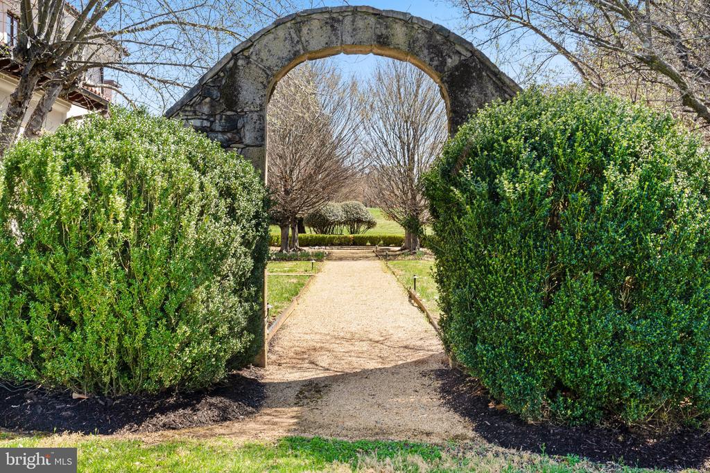 2547 HALFWAY RD, THE PLAINS, Virginia, 5 Bedrooms Bedrooms, ,5 BathroomsBathrooms,Residential,2547 HALFWAY RD,VAFQ2021476 MLS # VAFQ2021476 2547 HALFWAY RD, THE PLAINS, Virginia, 5 Bedrooms Bedrooms, ,5 BathroomsBathrooms,Residential,2547 HALFWAY RD,VAFQ2021476 MLS # VAFQ2021476