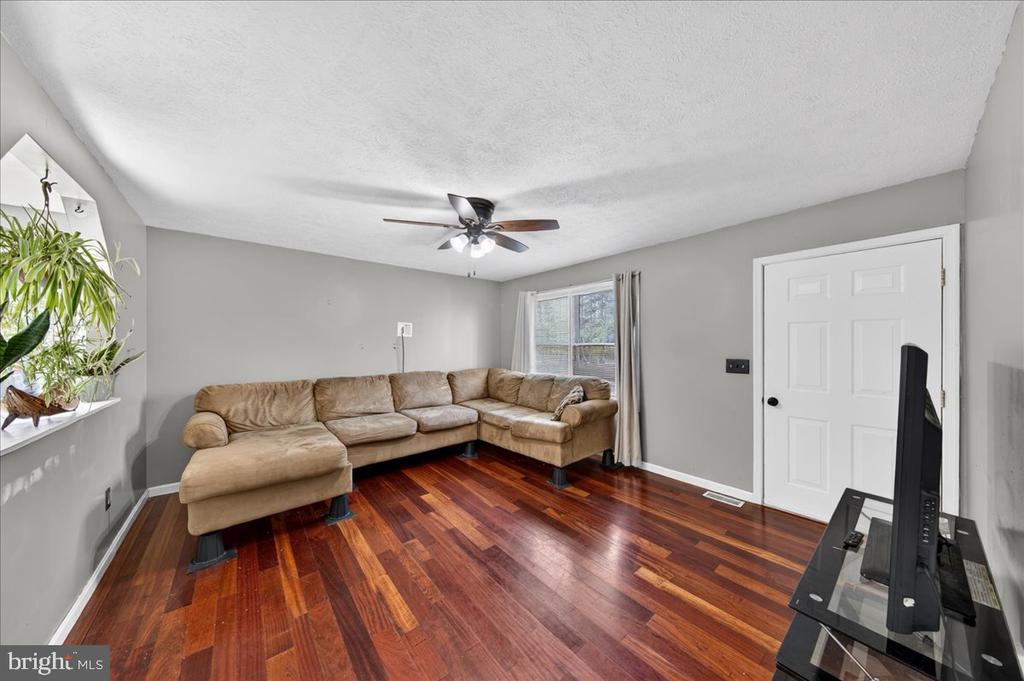 6265 BROWNING RD, CULPEPER, Virginia 22701, 3 Bedrooms Bedrooms, ,2 BathroomsBathrooms,Residential,6265 BROWNING RD,VAOR2013794 MLS # VAOR2013794