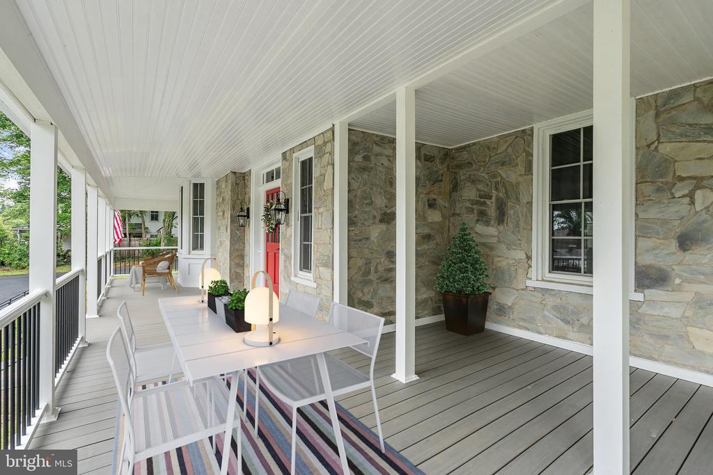 105 E WASHINGTON ST, REMINGTON, Virginia 22734, 4 Bedrooms Bedrooms, ,2 BathroomsBathrooms,Residential,105 E WASHINGTON ST,VAFQ2021480 MLS # VAFQ2021480