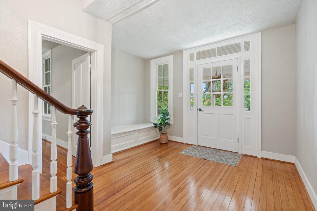 105 E WASHINGTON ST, REMINGTON, Virginia 22734, 4 Bedrooms Bedrooms, ,2 BathroomsBathrooms,Residential,105 E WASHINGTON ST,VAFQ2021480 MLS # VAFQ2021480