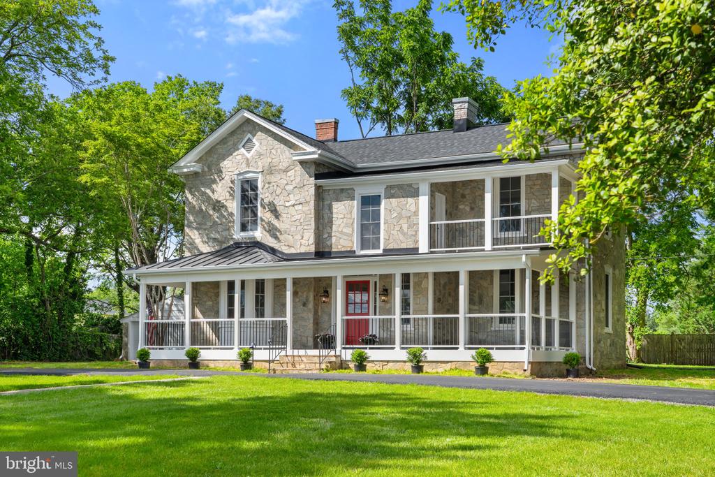 105 E WASHINGTON ST, REMINGTON, Virginia 22734, 4 Bedrooms Bedrooms, ,2 BathroomsBathrooms,Residential,105 E WASHINGTON ST,VAFQ2021480 MLS # VAFQ2021480