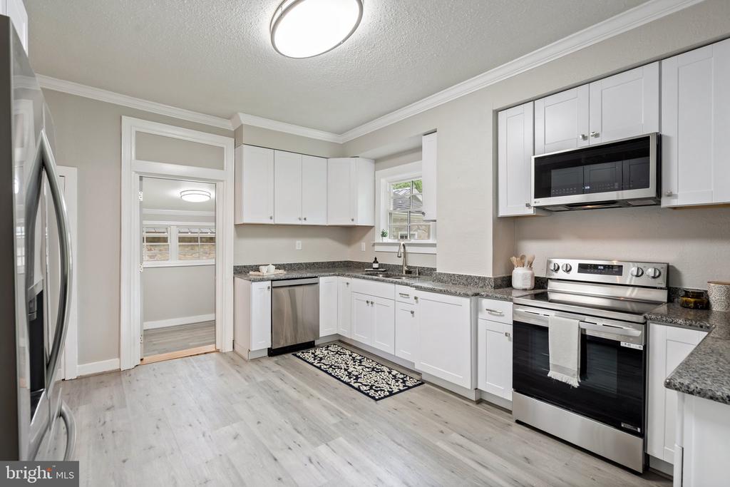 105 E WASHINGTON ST, REMINGTON, Virginia 22734, 4 Bedrooms Bedrooms, ,2 BathroomsBathrooms,Residential,105 E WASHINGTON ST,VAFQ2021480 MLS # VAFQ2021480