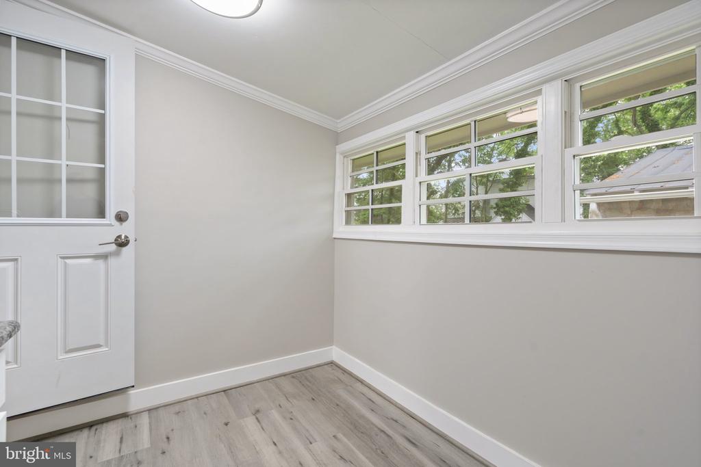 105 E WASHINGTON ST, REMINGTON, Virginia 22734, 4 Bedrooms Bedrooms, ,2 BathroomsBathrooms,Residential,105 E WASHINGTON ST,VAFQ2021480 MLS # VAFQ2021480