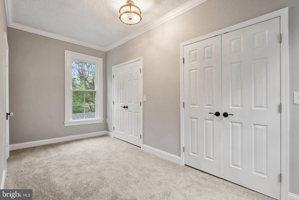 105 E WASHINGTON ST, REMINGTON, Virginia 22734, 4 Bedrooms Bedrooms, ,2 BathroomsBathrooms,Residential,105 E WASHINGTON ST,VAFQ2021480 MLS # VAFQ2021480