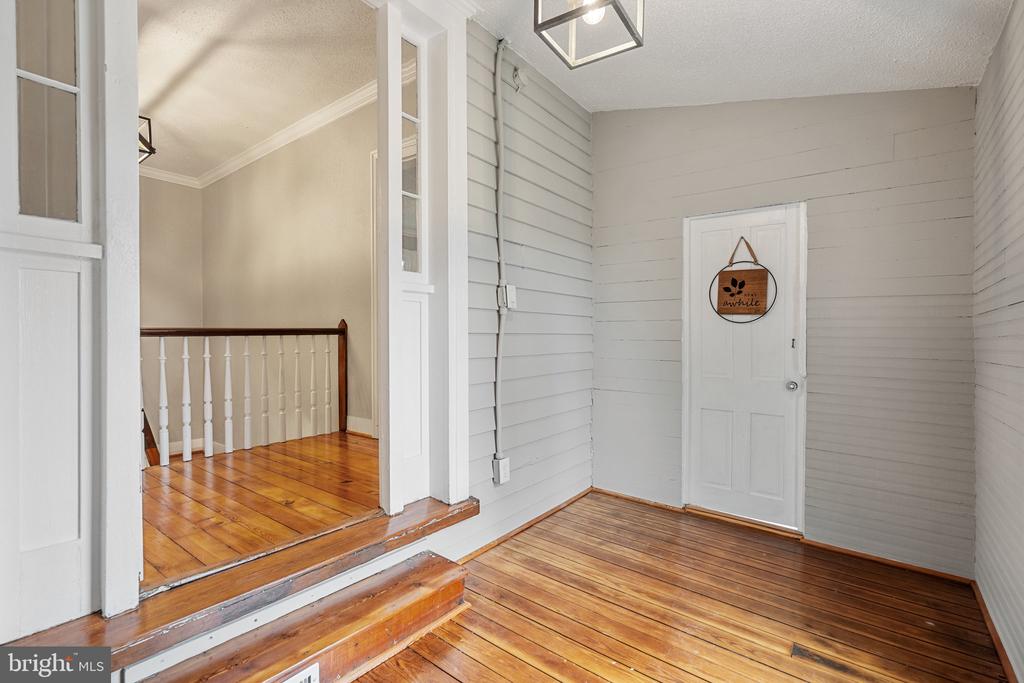 105 E WASHINGTON ST, REMINGTON, Virginia 22734, 4 Bedrooms Bedrooms, ,2 BathroomsBathrooms,Residential,105 E WASHINGTON ST,VAFQ2021480 MLS # VAFQ2021480