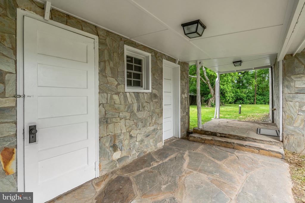 105 E WASHINGTON ST, REMINGTON, Virginia 22734, 4 Bedrooms Bedrooms, ,2 BathroomsBathrooms,Residential,105 E WASHINGTON ST,VAFQ2021480 MLS # VAFQ2021480