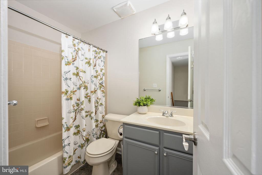 11212 PIEDMONT LANDING DR, FREDERICKSBURG, Virginia 22407, 4 Bedrooms Bedrooms, ,3 BathroomsBathrooms,Residential,11212 PIEDMONT LANDING DR,VASP2040458 MLS # VASP2040458