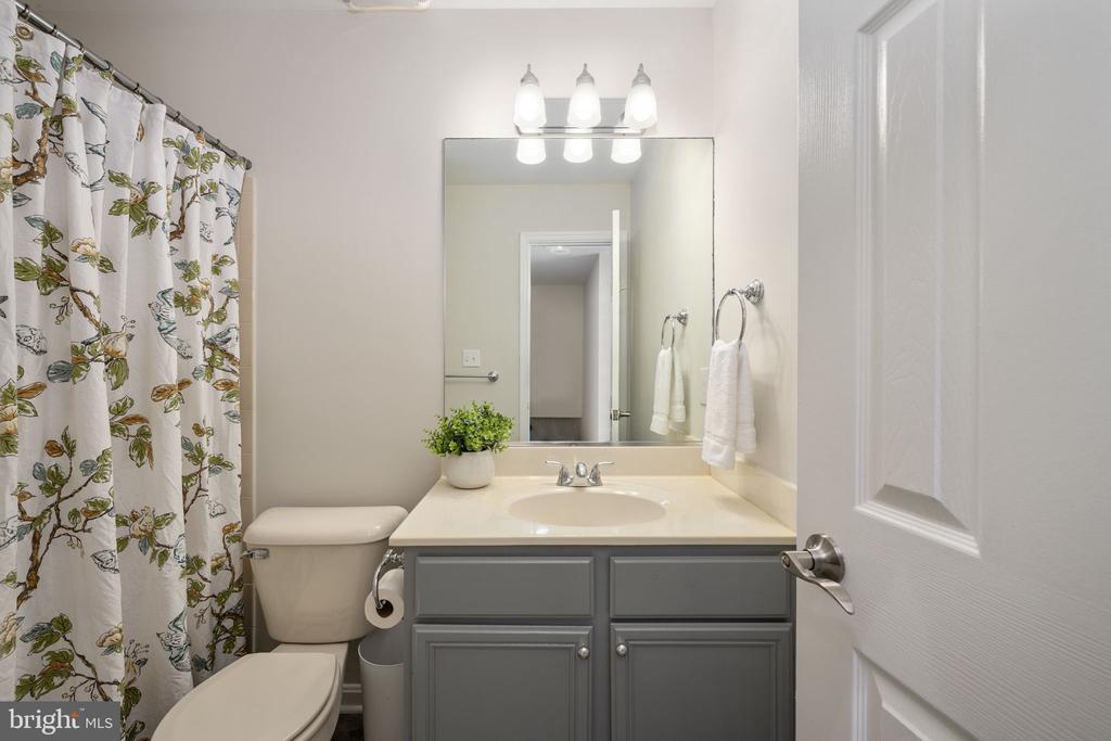 11212 PIEDMONT LANDING DR, FREDERICKSBURG, Virginia 22407, 4 Bedrooms Bedrooms, ,3 BathroomsBathrooms,Residential,11212 PIEDMONT LANDING DR,VASP2040458 MLS # VASP2040458