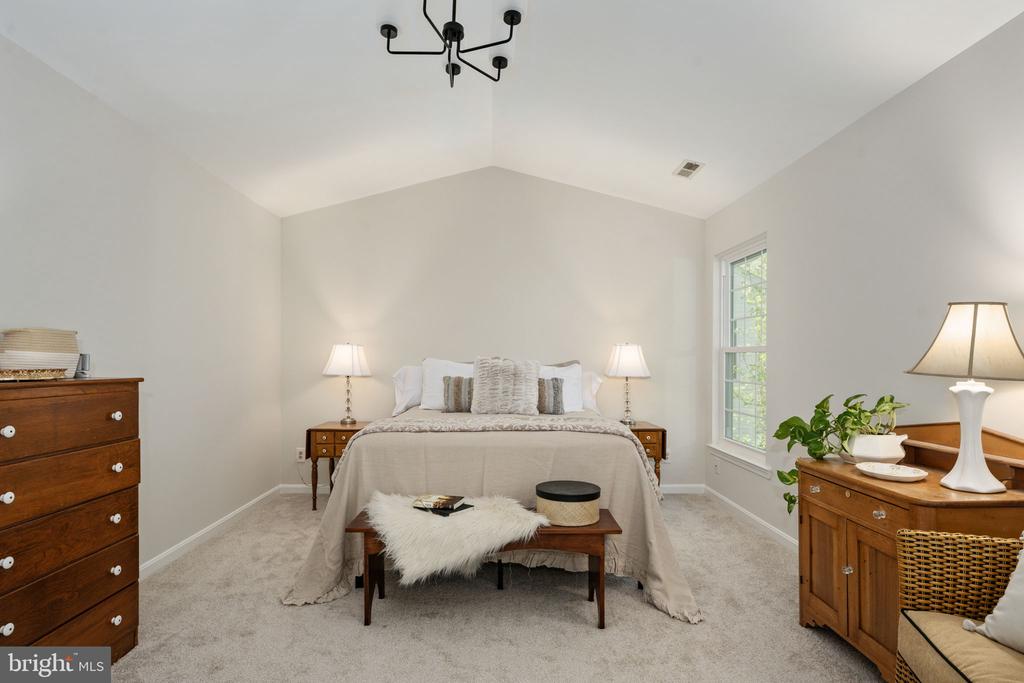 11212 PIEDMONT LANDING DR, FREDERICKSBURG, Virginia 22407, 4 Bedrooms Bedrooms, ,3 BathroomsBathrooms,Residential,11212 PIEDMONT LANDING DR,VASP2040458 MLS # VASP2040458